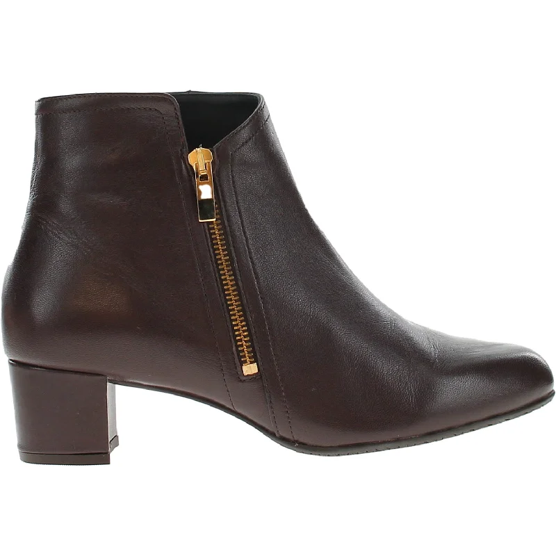 Trendy boots with contrasting colors for a playful vibeAlanya