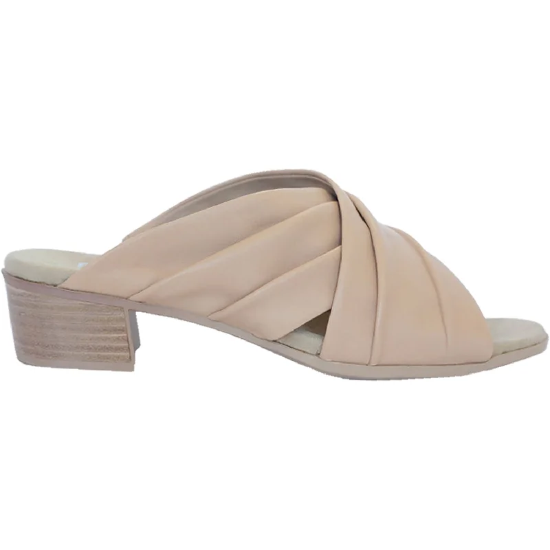 sandals for traveling to sunny beachesWomen's Munro Lee Natural Leather