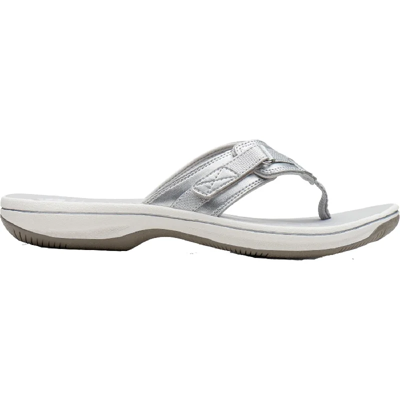 sandals with toe-loop for extra comfortWomen's Clarks Cloudsteppers Breeze Sea H Silver Synthetic