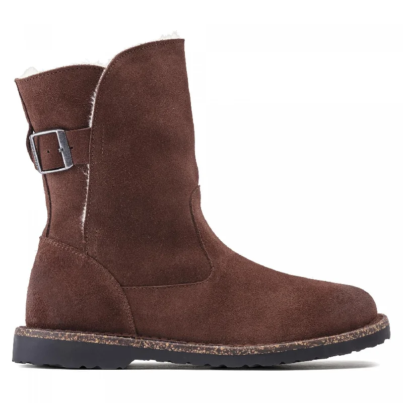 Comfortable boots with an easy slip-on design for convenienceUppsala Shearling