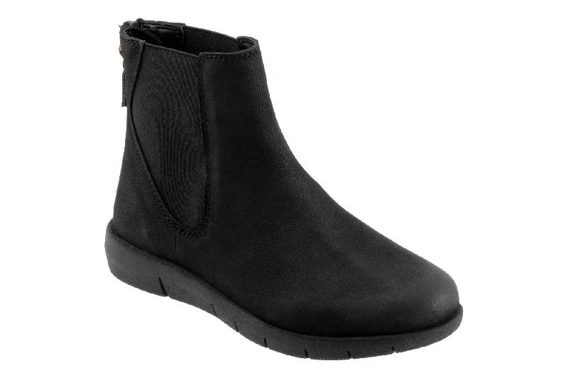 Boots with rich suede material for a soft, luxurious feelAlbany