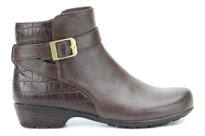 Stylish boots with a low heel for everyday wearEllis