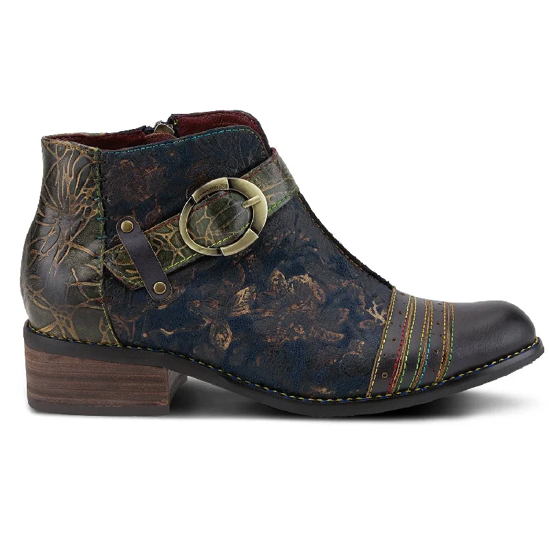 Stylish boots with decorative lacing for added detailGeorgiana