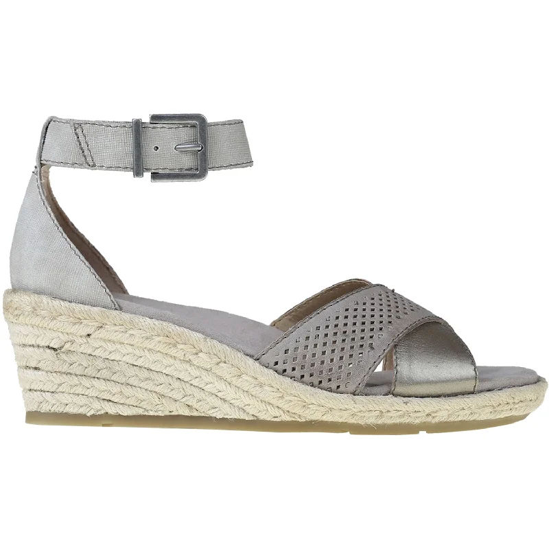 sandals for warm-weather vacationsWomen's Earth Natasha Platinum Leather