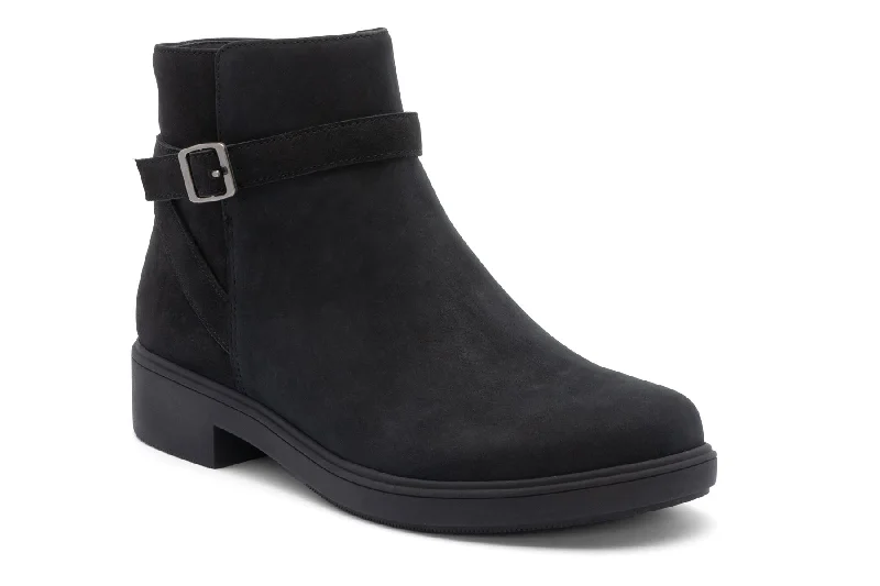 Boots with leather accents for a touch of eleganceCompass Buckle Metatarsal