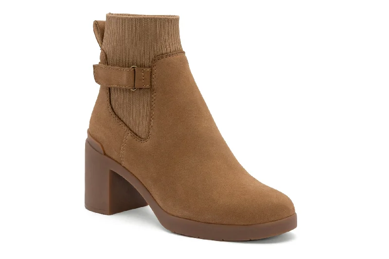 Stylish boots with a braided detail for added textureMetropolis Strap Metatarsal