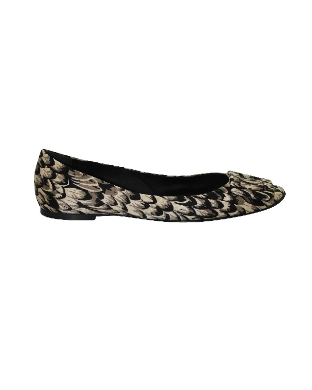 Flats with a modern twist on classic stylesStylish flats with playful accentsRoger Vivier Printed Ballet Flats in Multicolor Satin