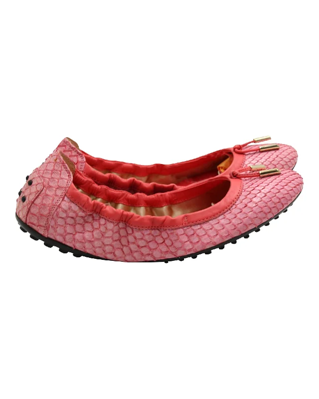 Comfortable flats with cork footbeds for lightweight comfortComfortable flats with padded soles for comfortTod's Ballerina Dee Laccetto Flats in Pastel Pink Leather