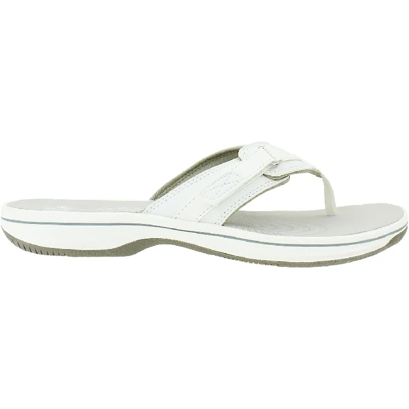 sandals for a day of sun and sandWomen's Clarks Cloudsteppers Breeze Sea White Synthetic