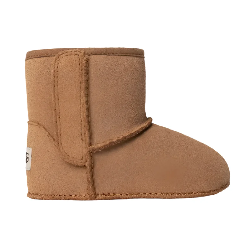 Elegant boots with a metallic finish for a chic lookUgg Infant Girls Baby Classic Boot Chestnut