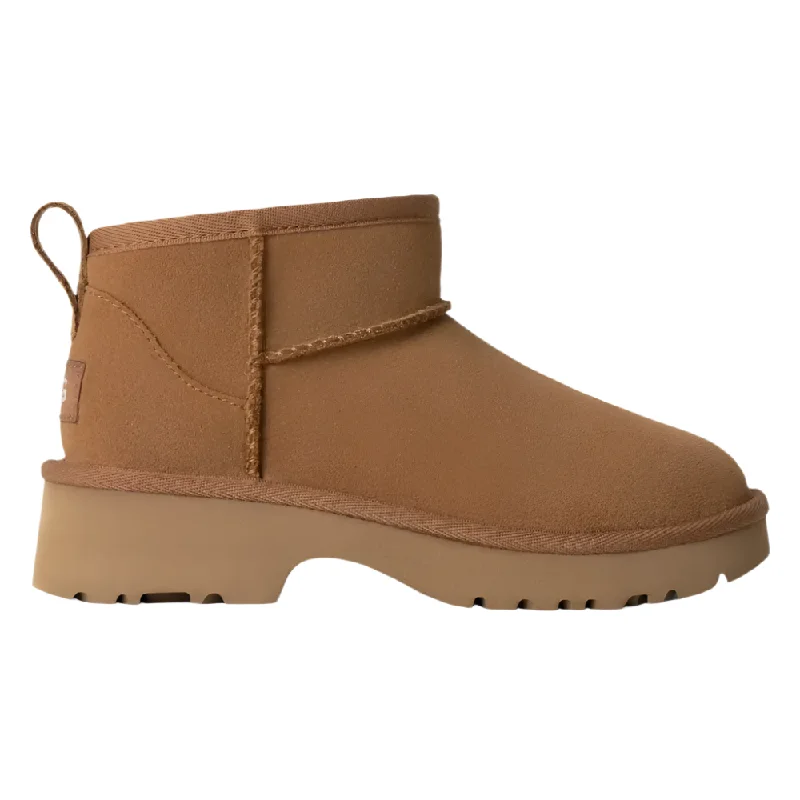 Boots with smooth leather finishes for a chic lookUgg Women's Ultra Mini New Heights Chestnut