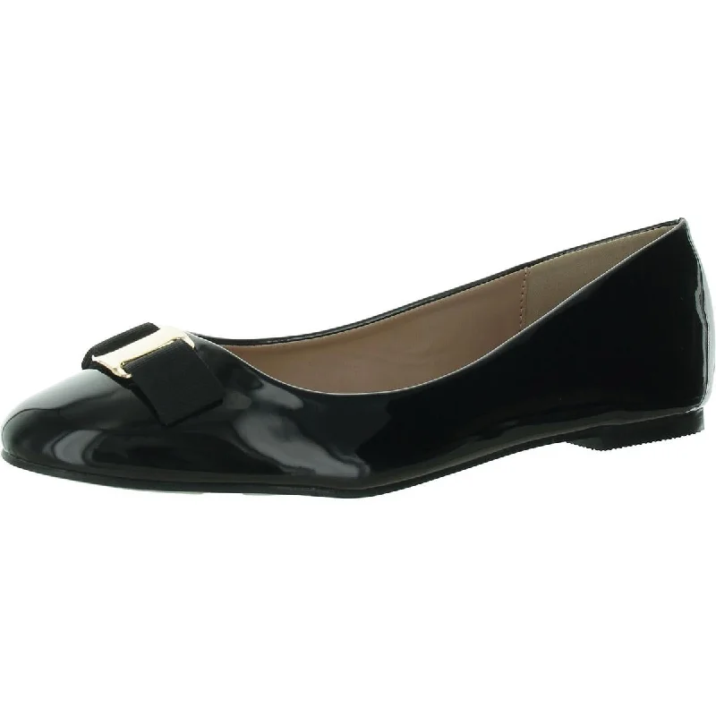 Comfortable flats with extra cushioning around the heelFlats with a simple, polished designWomens Patent Slip On Ballet Flats