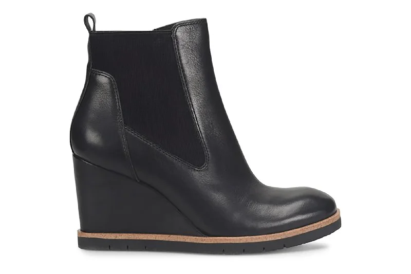 Stylish boots with a refined finish for a sophisticated touchMonica