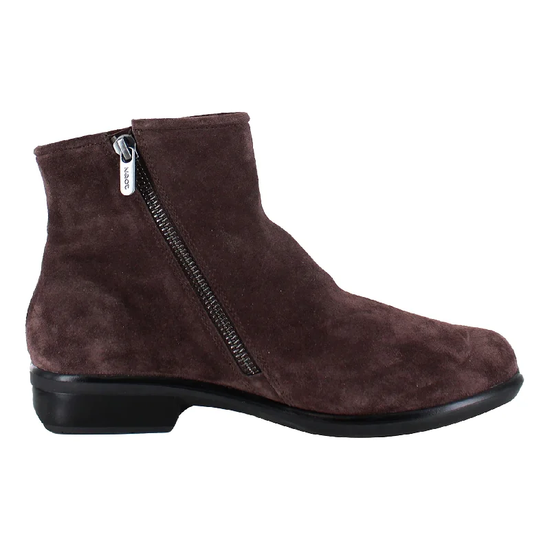 Fashionable boots with luxurious velvet fabricNorther