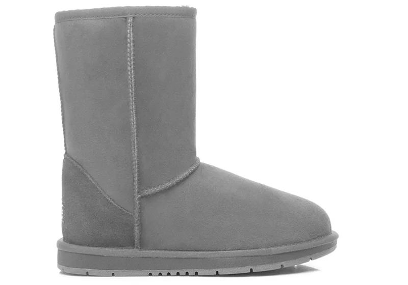 High-heeled boots with elegant, sleek linesUGG Australian Shepherd Unisex Short Classic Ugg Boots