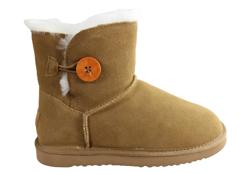 Comfortable boots with an adjustable buckle closureGrosby Button Ugg Womens Warm Comfort Boots With Sheepskin Lining