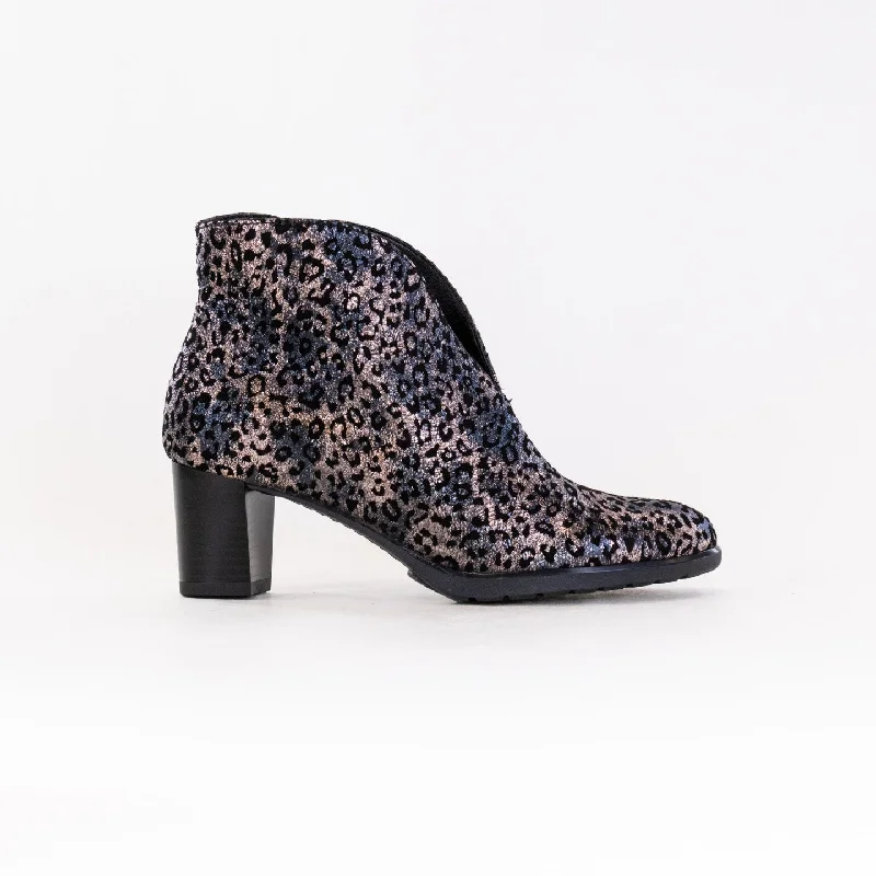 Trendy boots with a high platform for a striking lookAra Oriel V Cut Bootie - Titan Metallic Suede