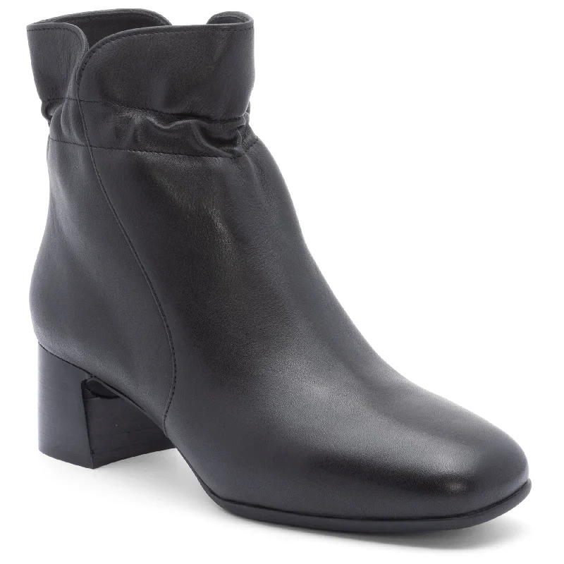 Stylish boots with minimalistic details for a sleek lookAvenue Mid