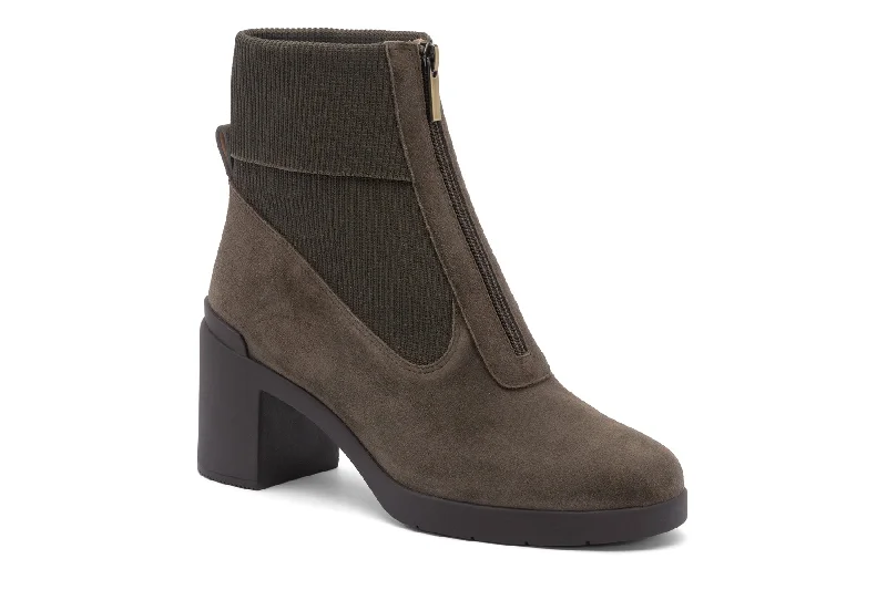 Trendy booties for a stylish edgeMetropolis Zip Metatarsal