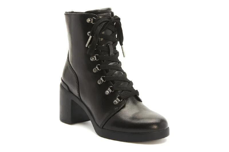 Sleek ankle boots with a tapered toeMetropolis Lace Metatarsal