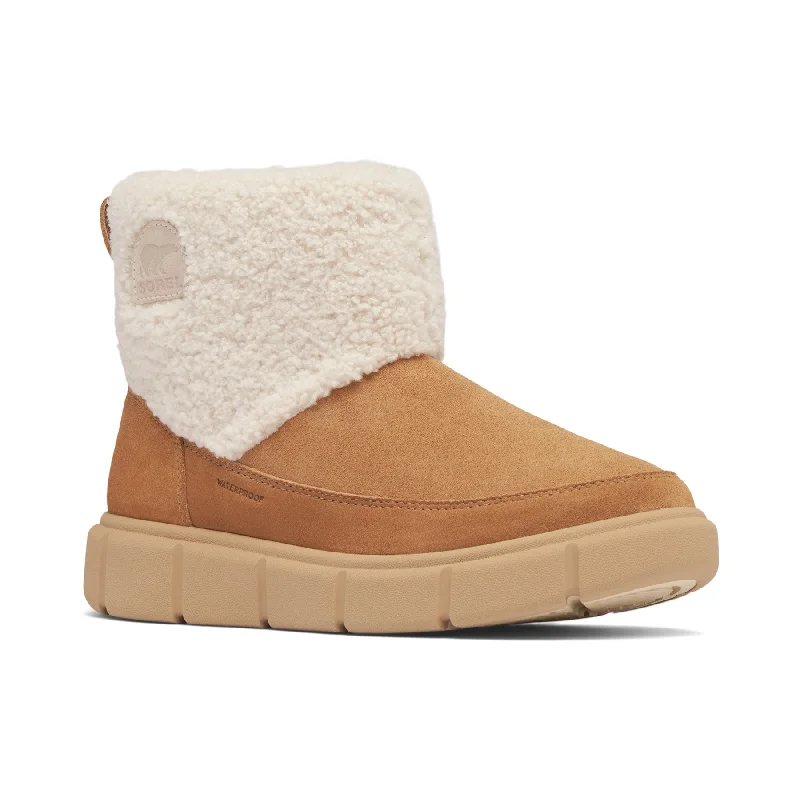 Warm winter boots with a faux shearling liningExplr III So Cozy WP