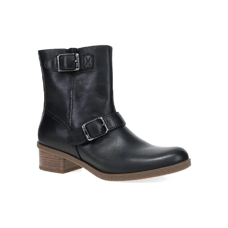 Boots with rich suede material for a soft, luxurious feelDelphine