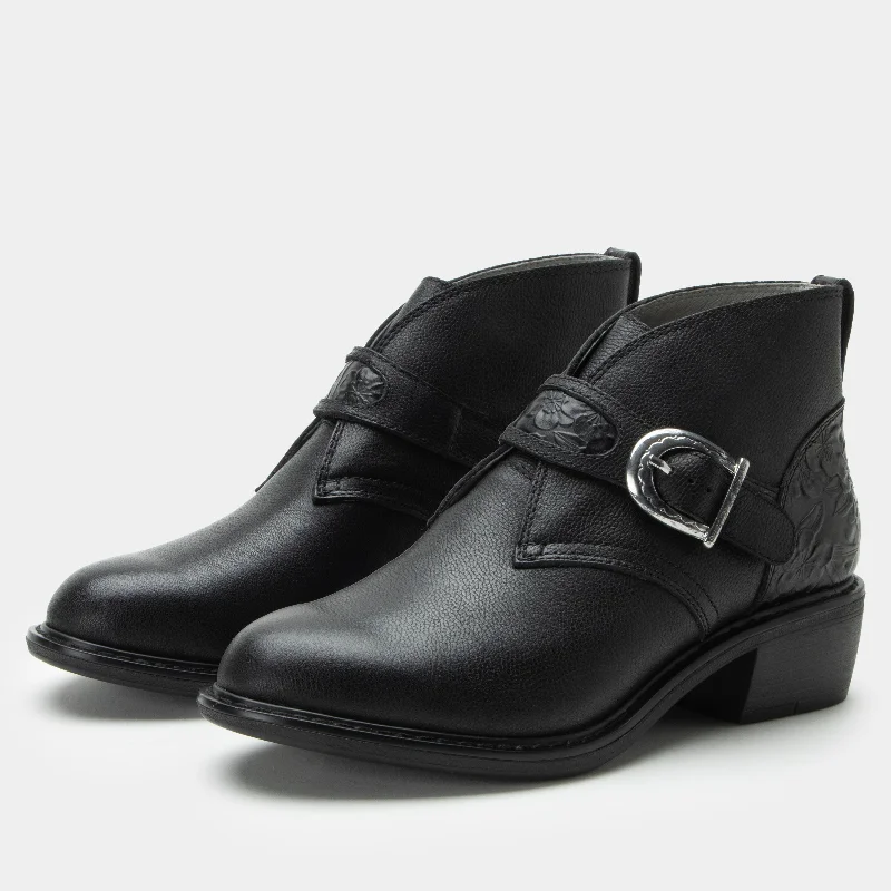 Elegant boots with sleek lines for a refined lookMikki Loretta Crow Boot