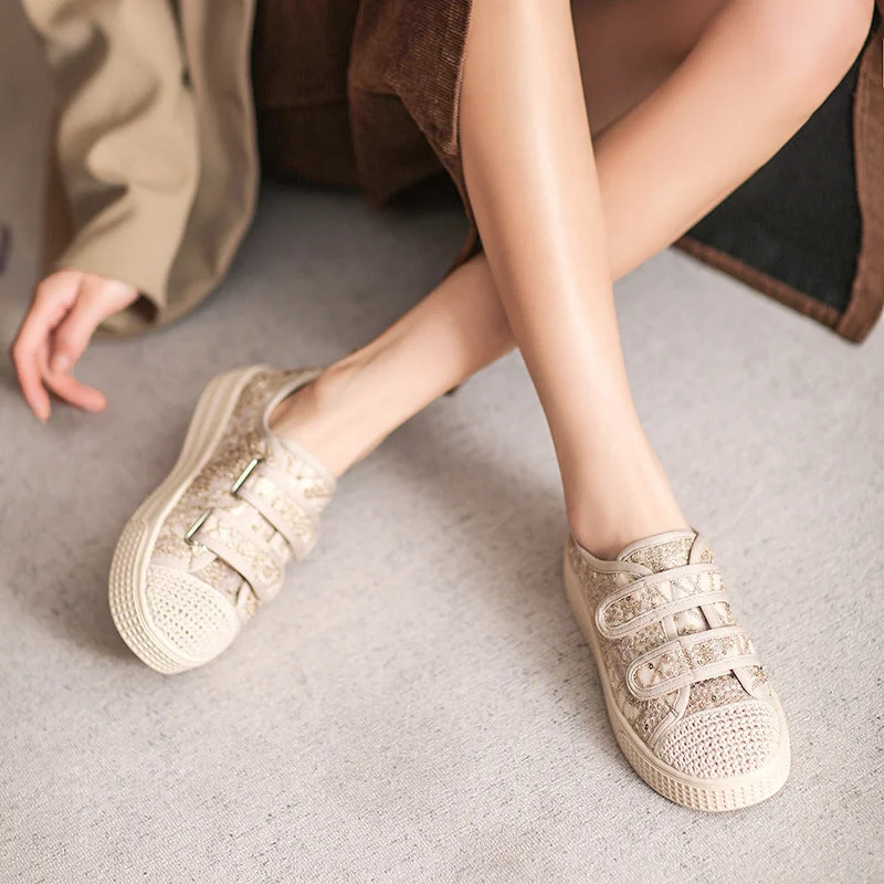 casual shoes with stylish rubber outsole for better tractionWomen Fashion Breathable Velcro Flat Casual Shoes