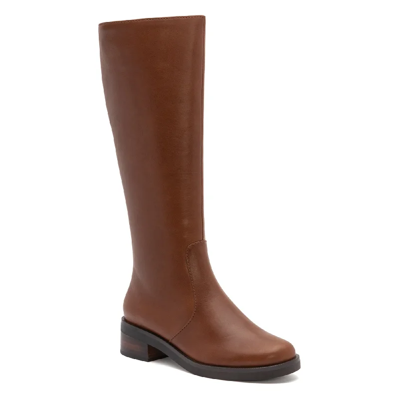 Elegant boots with a sleek silhouette for formal occasionsTraverse Tall