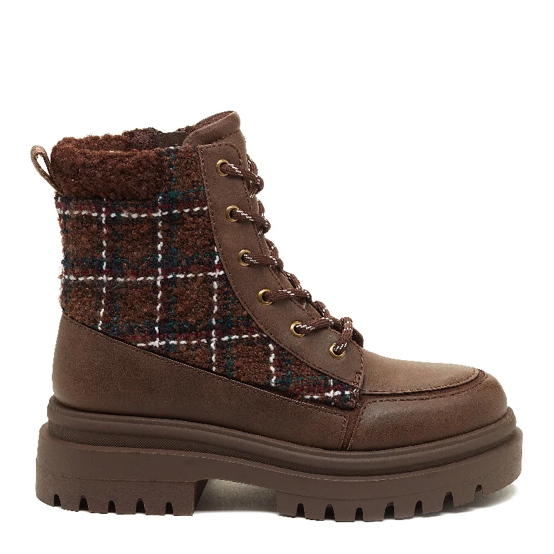 Comfortable boots with elastic sides for easy wearDesmond Brown Lug Boot