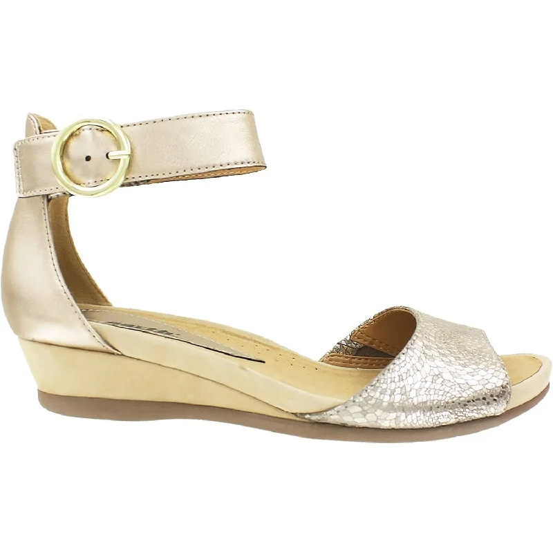 sandals for a beachy vacationWomen's Earth Hera Champagne Nubuck/Leather